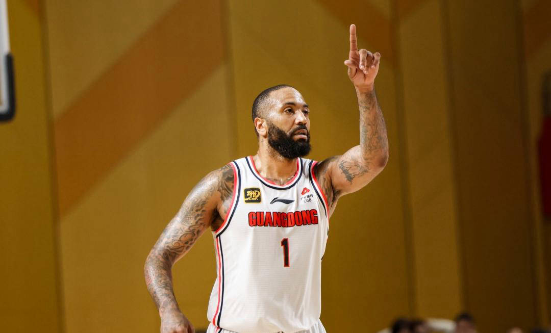 国际比赛日广东宏远防线松动：英超节点到来，目标明确，心理建设被强调的简单介绍